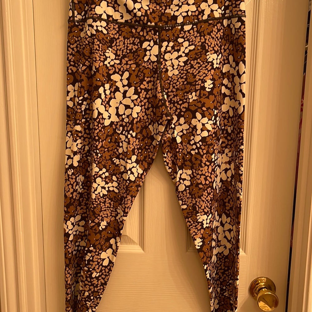 Offline by Aerie 7/8 length leggings!